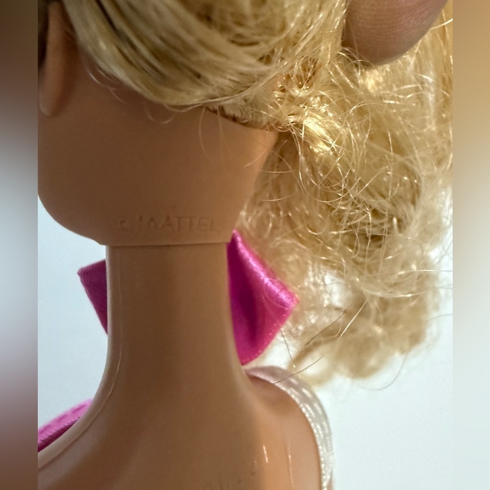 2009 Barbie Doll - Picture 5 of 7